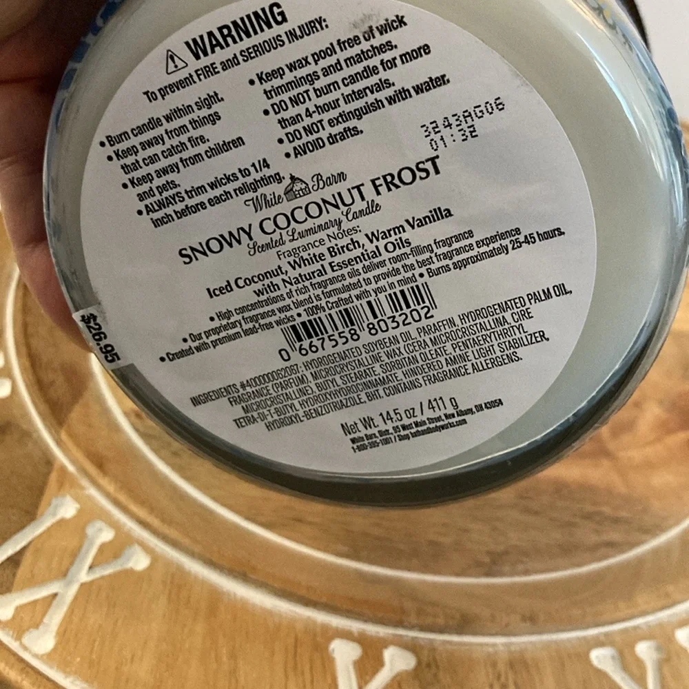 White Barn Snowy Coconut Frost Candle 3 wick NEW bath & body works - Picture 4 of 6